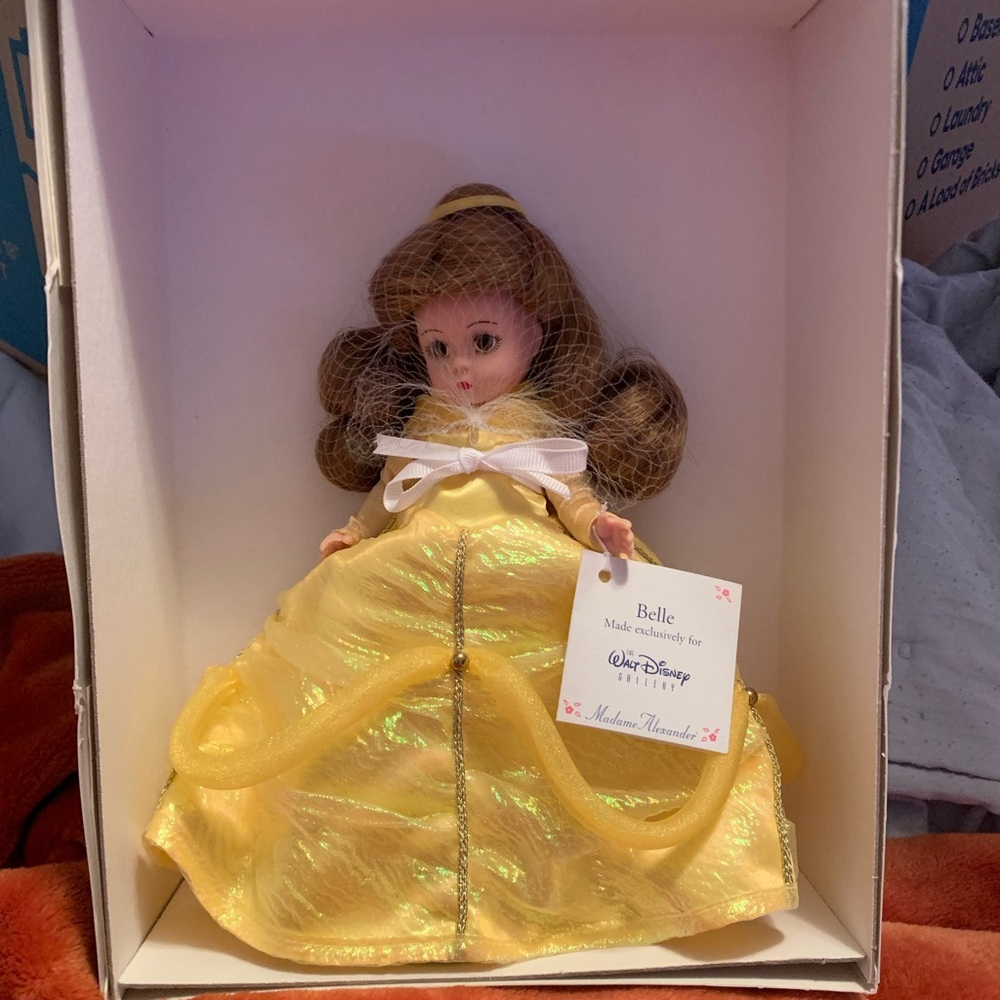 Madame Alexander Walt Disney Gallery Belle Doll